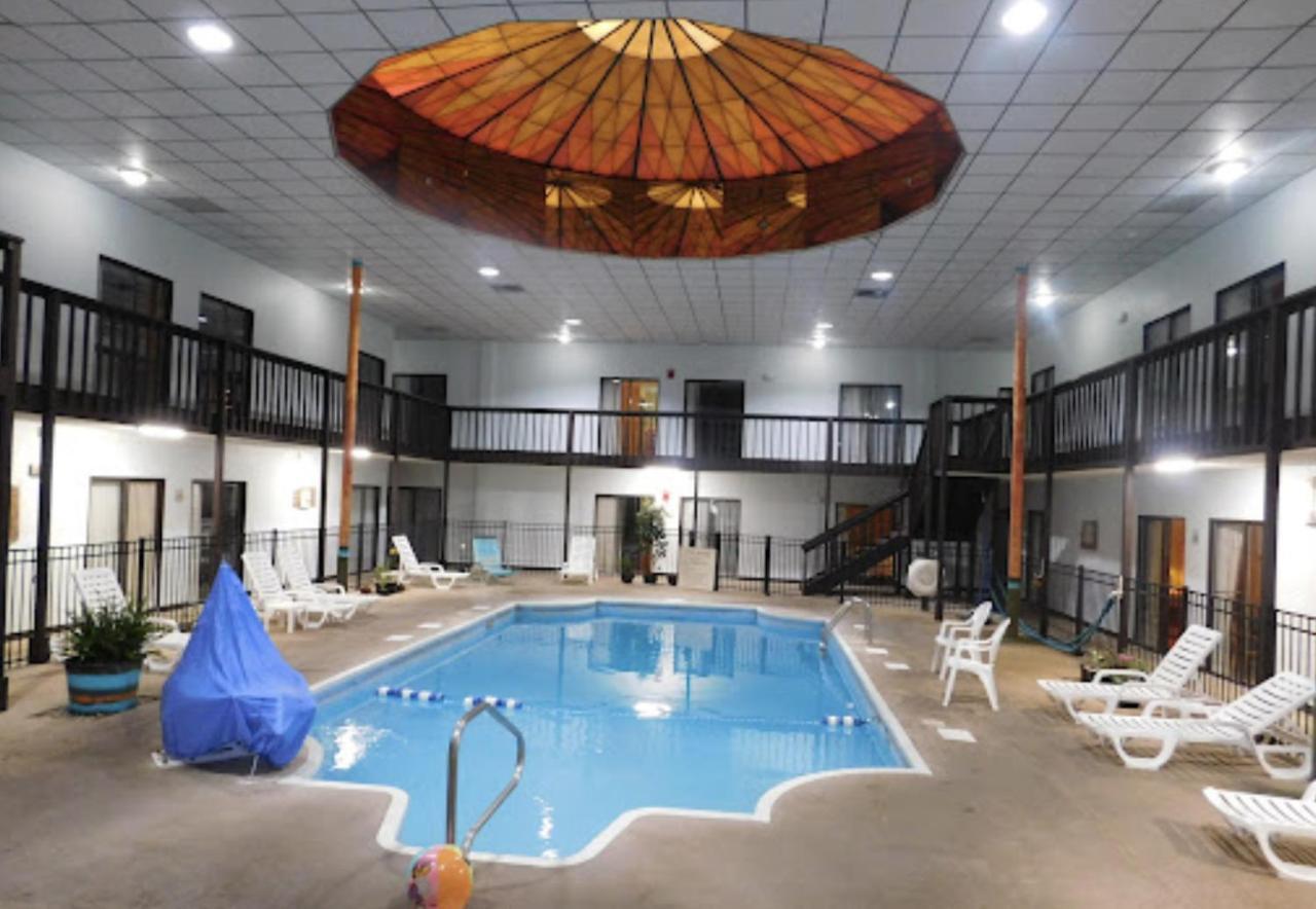 Hotel Hutchi Bell South Hutchinson Exteriér fotografie